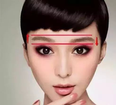 韩式半永久化妆师联盟做一对成功的眉毛，整脸协调就是美